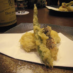 泰もと - 季節の天ぷら（松茸）