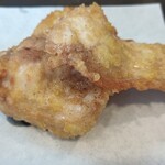 手打ちうどん 真 - とり天。3個もあるよ