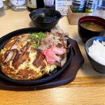 Okonomi Ichiba - 定食と飲物付いてます。