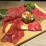 博多いとをかし - 肉ケーキ　Anniversary肉ケーキ　太田牛の内腿とささみ　カメノコとランプ