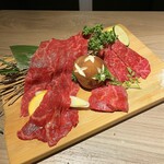 博多いとをかし - 肉ケーキ　Anniversary肉ケーキ　太田牛の内腿とささみ　カメノコとランプ