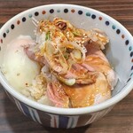 らー麺 あけどや - チャーシュー丼　温玉のせ