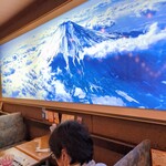 フジ - 店内の富士山パネル