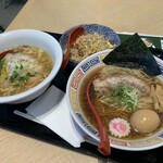 麵屋 燕 - 芳醇塩ラーメン　900円　味玉昭和中華そば　1000円　燕半チャーハン　350円