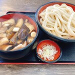 うどん本舗 - 本舗汁うどん　汁は薄めの味付け