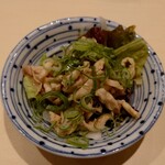 炭焼居酒屋 鶏や - 鶏皮ポン酢：200円