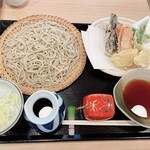 Soba Mangetsu - 野菜天付きそば