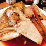 魚源 - あら煮定食（かんぱち）
説明はありませんでしたが
確認したところ、ご飯おかわり無料