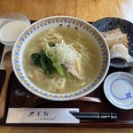 万葉軒 ワンタン麺&香港飲茶Dining - ランチ麺（名物海老入りワンタン麺）セット ¥1,485（点心2点・デザート付き）