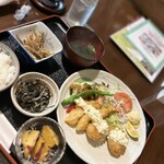 志水 - ミックスフライ定食