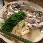 貴馳走坊 あ・うん - 鯛のお頭の酒蒸し