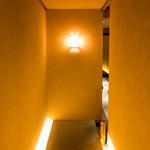 日本料理 幸庵 - エントランスから続く通路