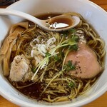 麺屋 繁 - 柚子香る地鶏の醤油ラーメン！