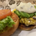 ショーグンバーガー - アボカドチーズバーガー