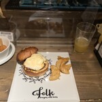 folk burgers&beers - タカノフルーツバーガー・チキンフィンガー・うちゅうブルーイング