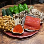 りた - 本日の食材：秋鮭 新イクラ 茸 ジャンボピーマン オクラなどなど