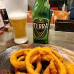 グリーディ フォックス バーガー - テラとオニオンフライ