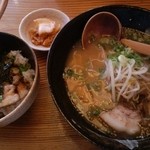 Ramen Totto Ko - らぁ麺定食　その二　（らぁ麺・ちゃー丼・小きむち）