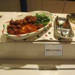 レストラン サントリーニ - 肉団子の甘辛あえです。