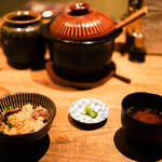Kamado Yaki Nikuyorozu - "オリーブ牛と六甲シャンピニオンの土鍋ご飯"