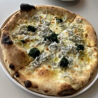 CODA ROSSA - ビアンケッテイ　釜揚げしらす　青のり　青のり　モッツァレラ　ガーリック