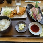 魚丸鮮魚店 - ロースカツとお刺身定食