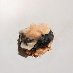 sio - 天丼イメージなるほどなるほど、リゾットが和風出しベースということでほんと楽しい レンコンピクルスのシャキシャキ感とかラルドの旨みもコク出てすごく良い。シックな色合いながら、美味しさに存在感!!