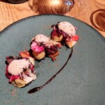 sio - web上の口コミでおいしいらいしと楽しみしていたラビオリのお皿。昨年度のこの感じの色合いのラビオリも好きでした(^^) 栗の泡そろそろ秋ですね～ 八角の香り風味好き〜＼(^o^)／ リピートしたいわ〜