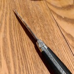 sio - ラギオールのステーキナイフ。3日に1度研いでるんだそうです。これまででいちばんの切れ味だったかも