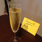 トラットリアチンクエポンテ - イタリアンスパークリングワインで乾杯