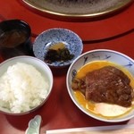 和田金 - 寿き焼（梅）、御飯、赤出し、香の物