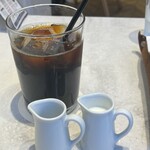 カフェ＆ブックス ビブリオテーク 東京・有楽町 - 