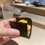 寿司 あつや - 溢れるくらいのウニがのっている