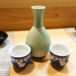 喜月 - お料理を邪魔しない吉野川。伝心と迷いつつ、こちらを2合をいただきました