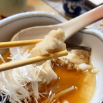 喜月 - 出汁はかなり甘めなのに、身にはほんのりとだけ香りがしみ込んでいて、その上品さが日本酒と良く合いました