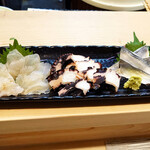 喜月 - おまかせのお刺身は鯛のこぶ〆、煮たこに新子。鯛はねっとりとしているのにやわらかく、新子はもう終わりかなと思っていたら良い香りでした