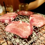 炭火焼肉ホルモンさわいし - 