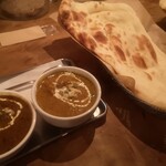 サジロクローブ - 左はマトンカレー、右はチキンカレー、そしてその隣がナン（それは見りゃわかるw）