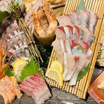 Otona No Tairyou Bata - 関あじ、縞あじと厳選鮮魚のお造り盛合わせ