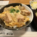 Ganso Yakitori Kushi Hacchin - ランチ親子丼　¥880（税込）