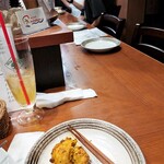 スパイスバザール アチャカナ - 2席空きましたが~次の予約が入っているみたい