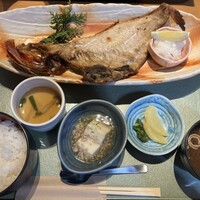 大山鶏と鮮魚 居酒屋 まいか - 