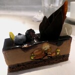 PATISSERIE ASAKO IWAYANAGI - ピスタチオショコラクレーム -3種のナッツとともに-