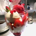 PATISSERIE ASAKO IWAYANAGI - パルフェ・ビジューローズ ～ベリーとオリーブオイルジェラートとともに～