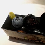 PATISSERIE ASAKO IWAYANAGI - ピスタチオショコラクレーム -3種のナッツとともに-