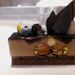PATISSERIE ASAKO IWAYANAGI - ピスタチオショコラクレーム -3種のナッツとともに-