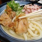 自家製さぬきうどんと肉 新橋甚三 - 冷スペシャル（豚肉・鶏天）（特大３玉）940円