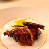 赤坂 桃の木 - ⚫スモークした鳩の香り揚げ