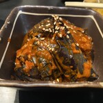 ホルモン本舗 我家 - ★ナスキムチ
      『我家』名物！
      連れの誰かが裏切った一品！肉縛り対象外！
      安定の激ウマ♡
      既にライス食いたくなる衝動が…