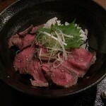 近江や - ローストビーフ丼